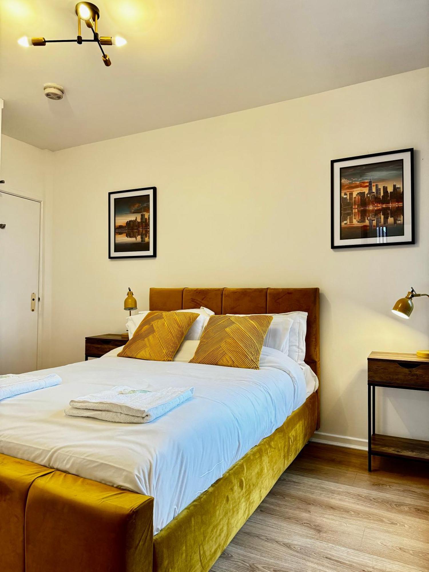 Rnm - Business Professional & Top Choice, Private Access & Entire Place, Kitchen & Washroom With Amenities, Smart Tv, Easy Access, Fast Wifi, Parking Nearby, Great Transport Links Halesowen Zewnętrze zdjęcie