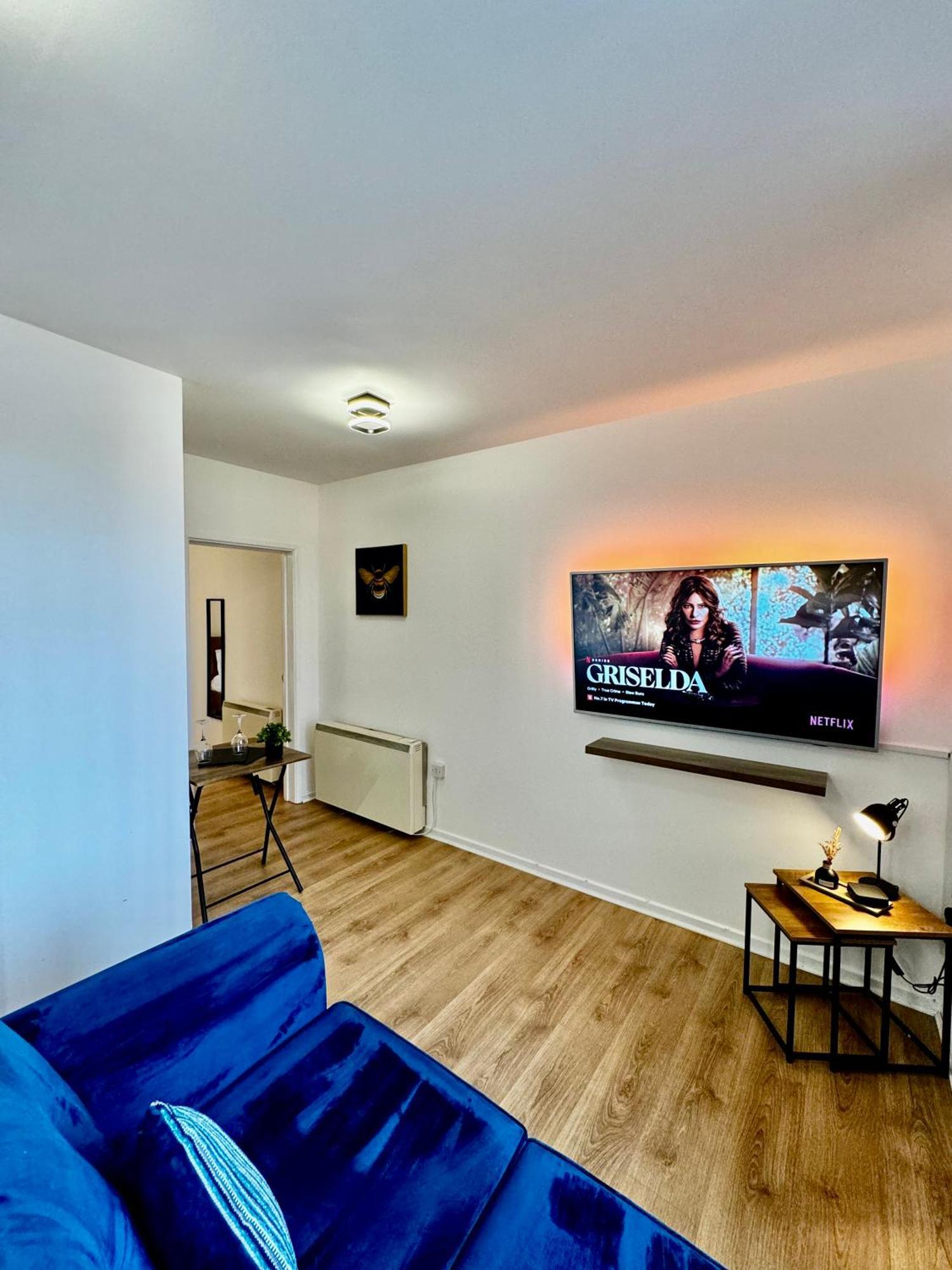 Rnm - Business Professional & Top Choice, Private Access & Entire Place, Kitchen & Washroom With Amenities, Smart Tv, Easy Access, Fast Wifi, Parking Nearby, Great Transport Links Halesowen Zewnętrze zdjęcie